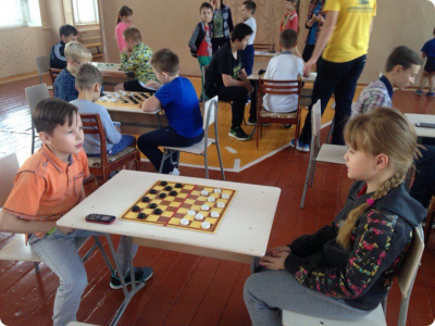 Теннисисты сыграли в шашки.